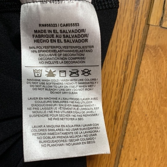 3/$15 Womens Nike top - Picture 6 of 6